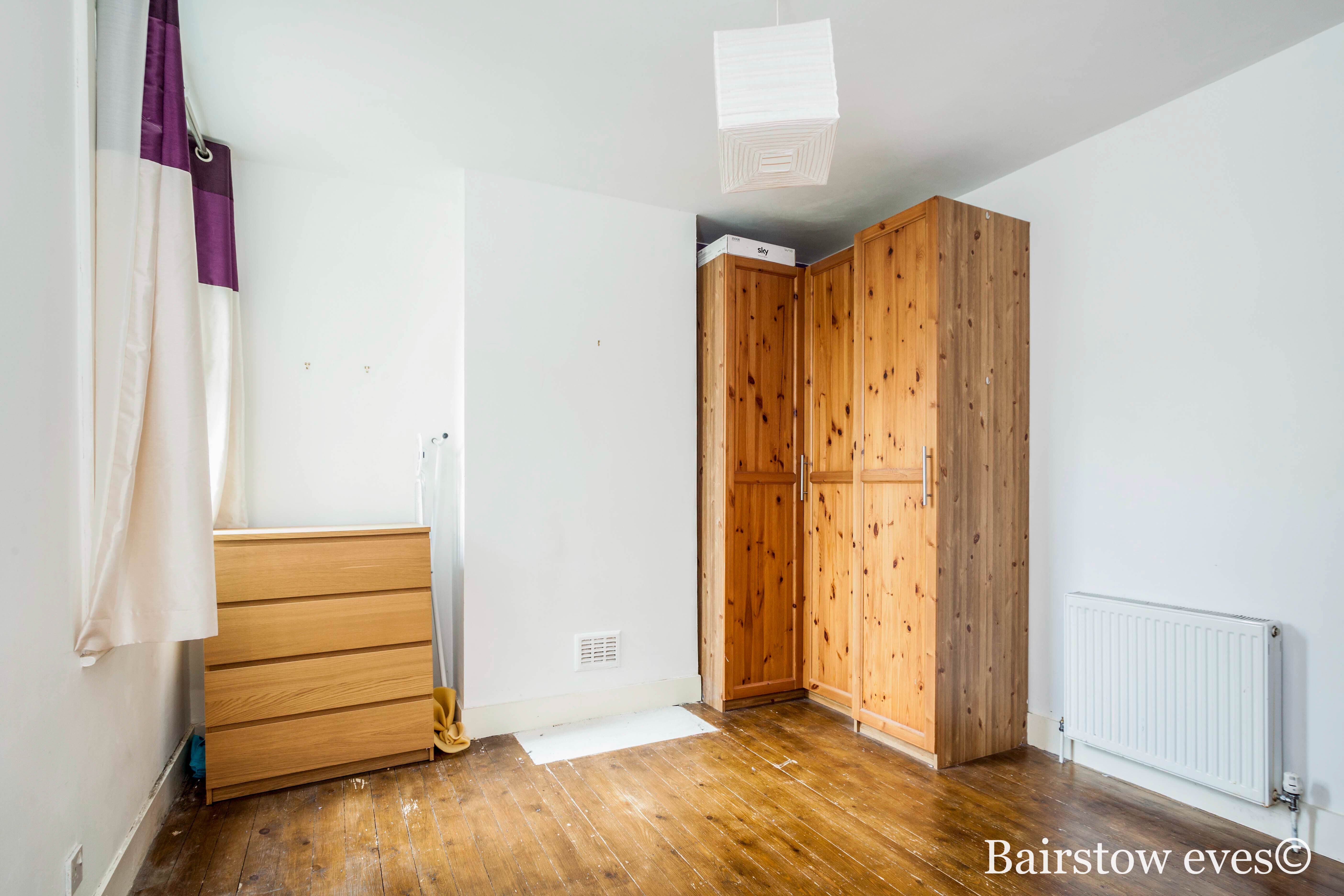 Flat Leucha Road in Greater London