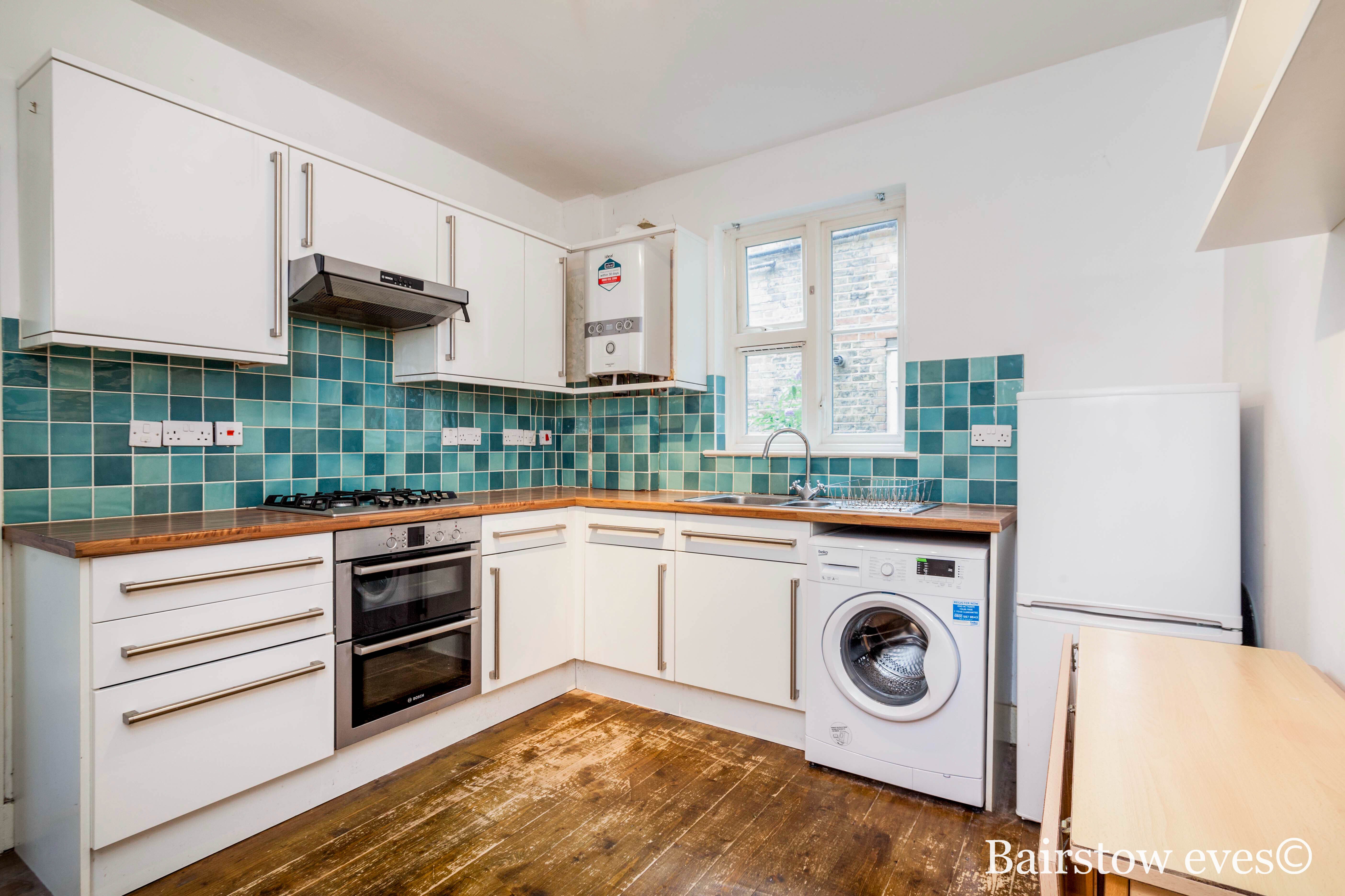 Flat Leucha Road in Greater London