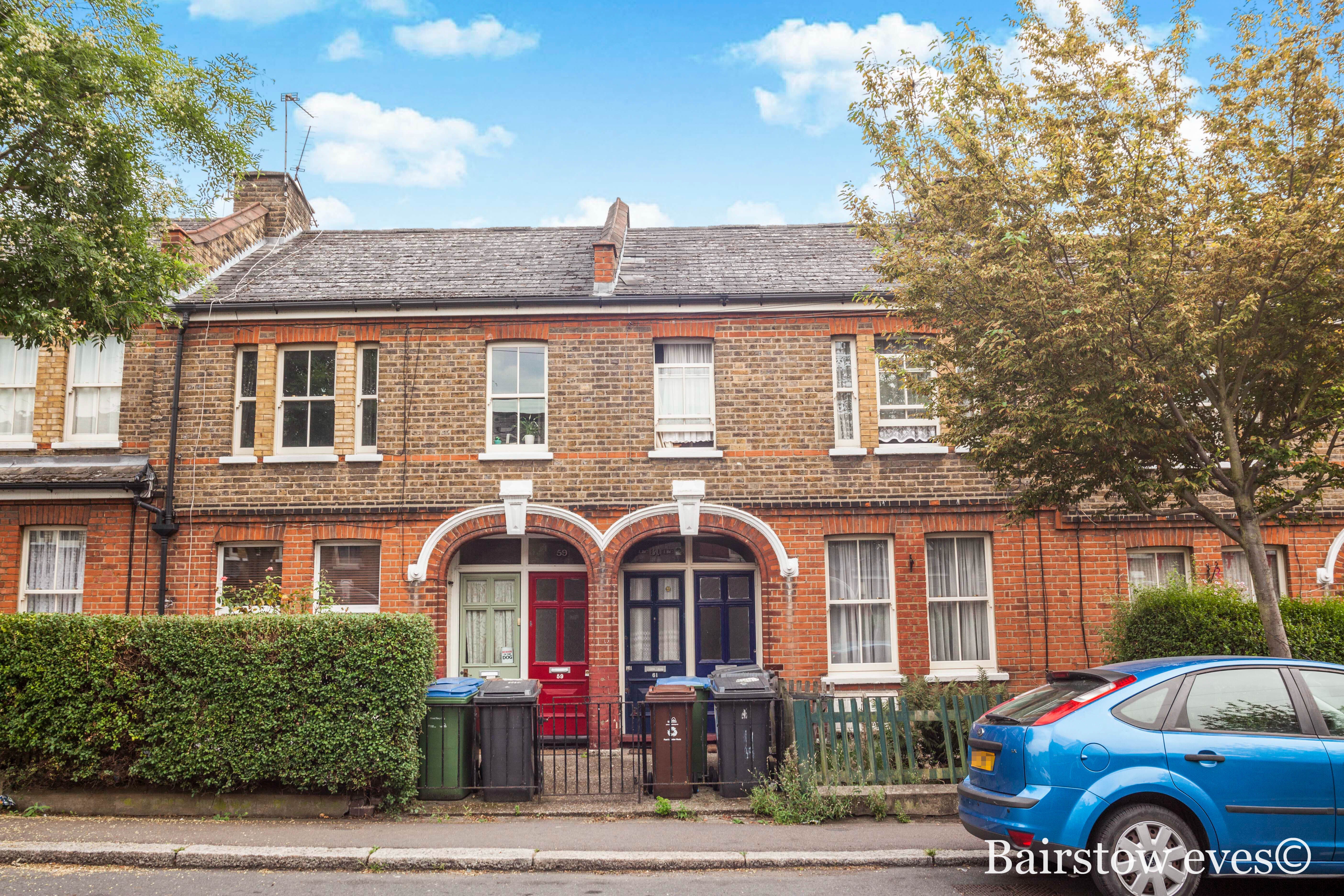 Flat Leucha Road in Greater London