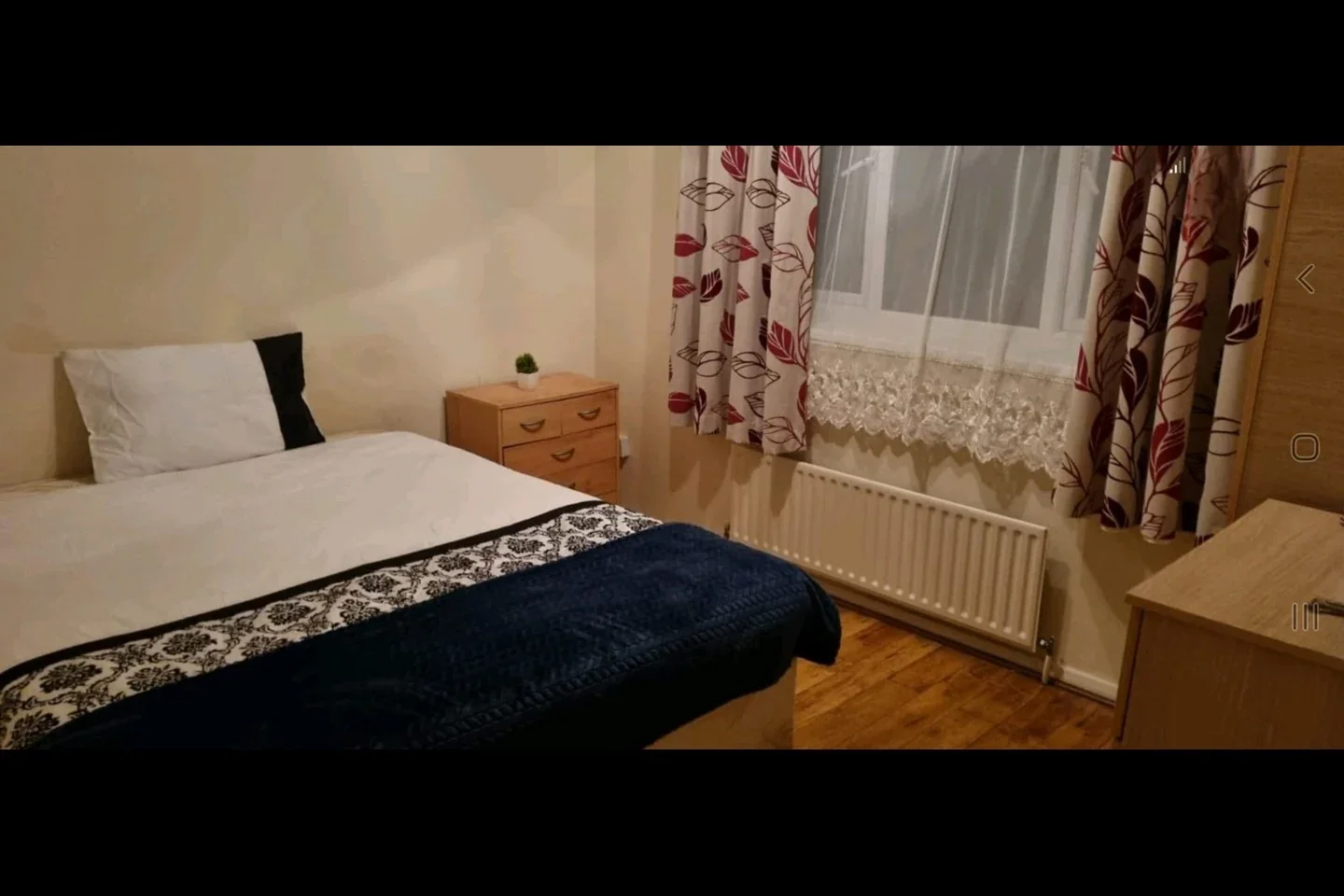 Room Fords Park Road in Greater London