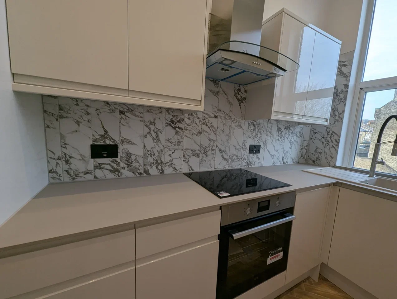 Flat Rosemont Road in Greater London
