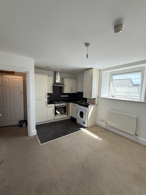 Flat Ambra Vale East in Bristol