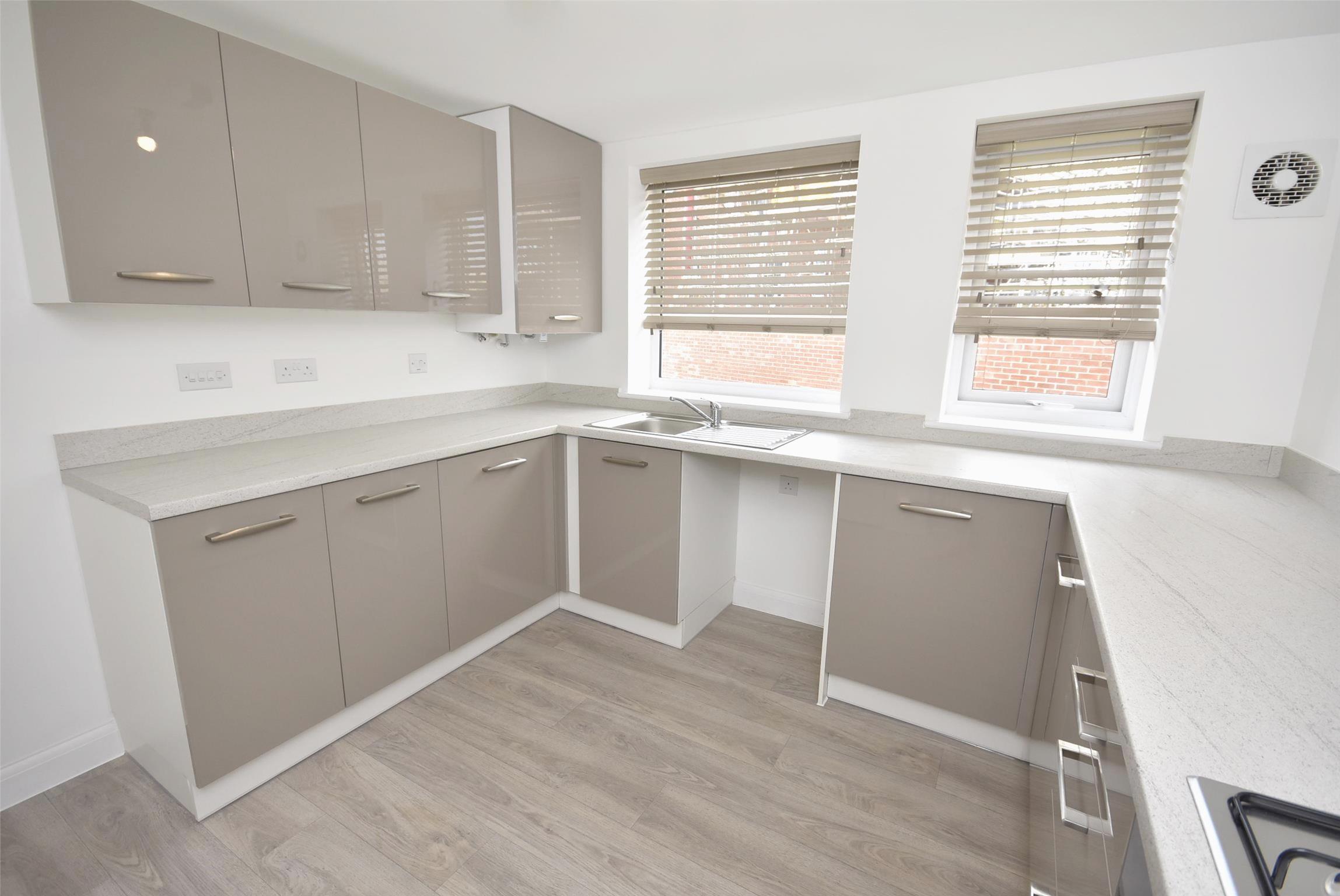 Flat Hengrove Way in Bristol