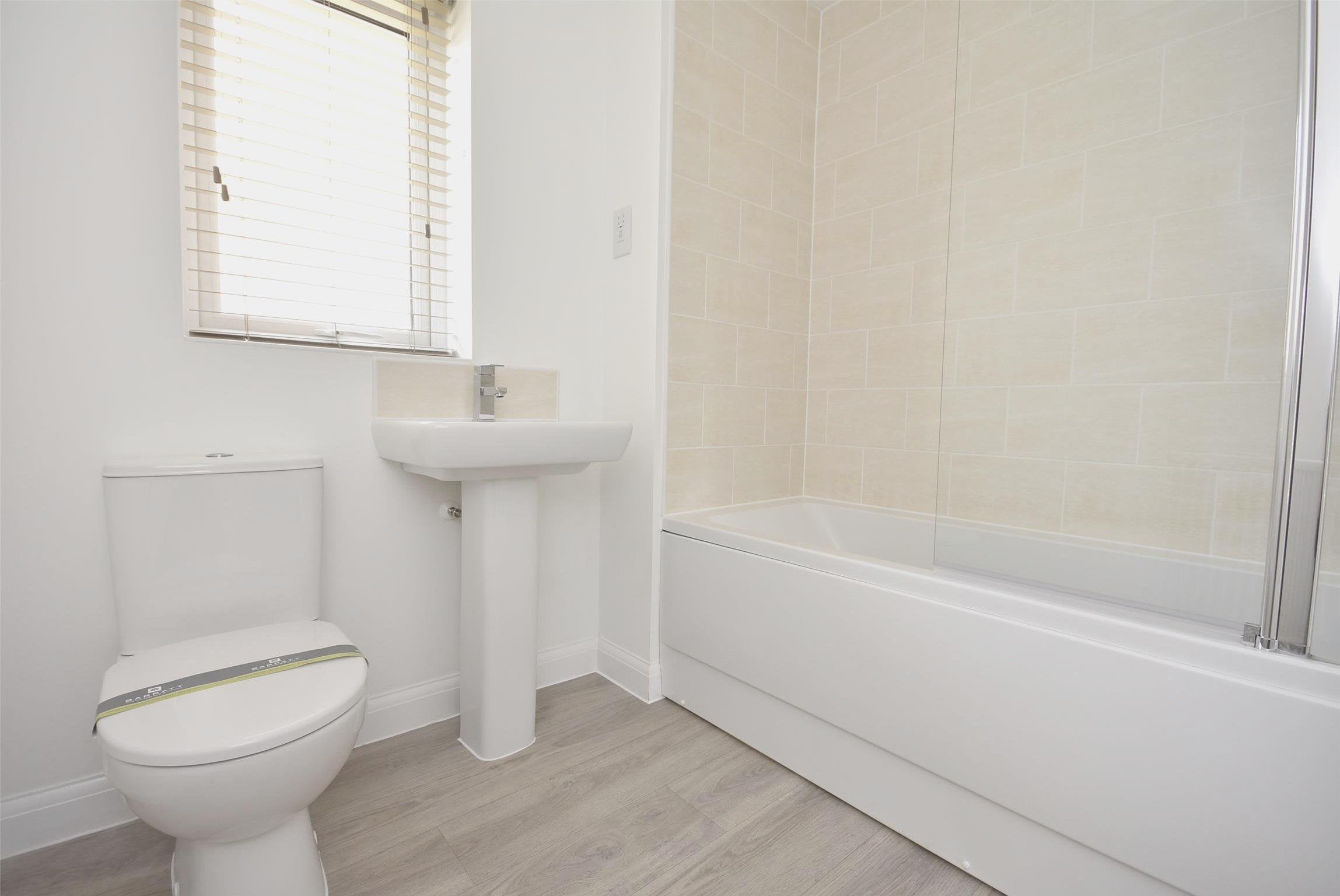 Flat Hengrove Way in Bristol