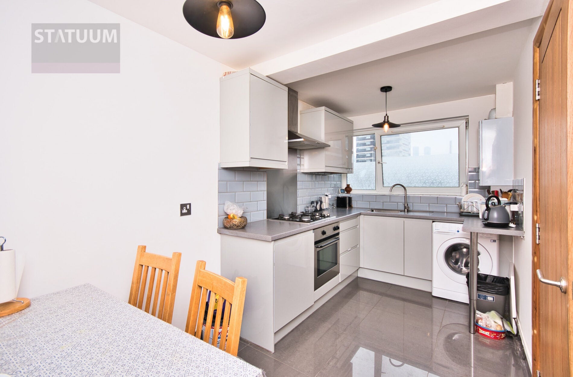 Flat Wager Street in Greater London