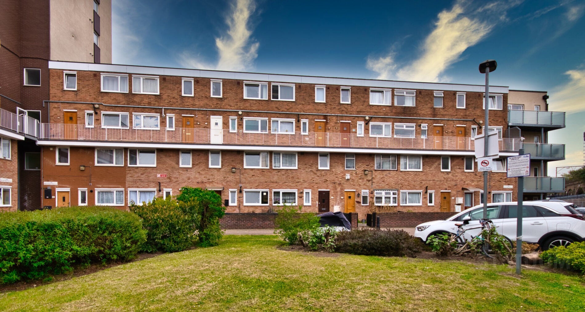Flat Wager Street in Greater London