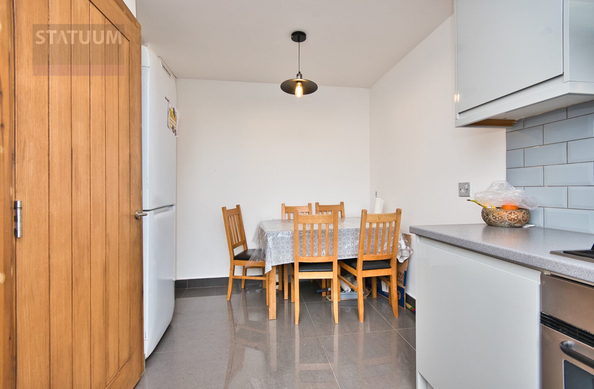 Flat Wager Street in Greater London