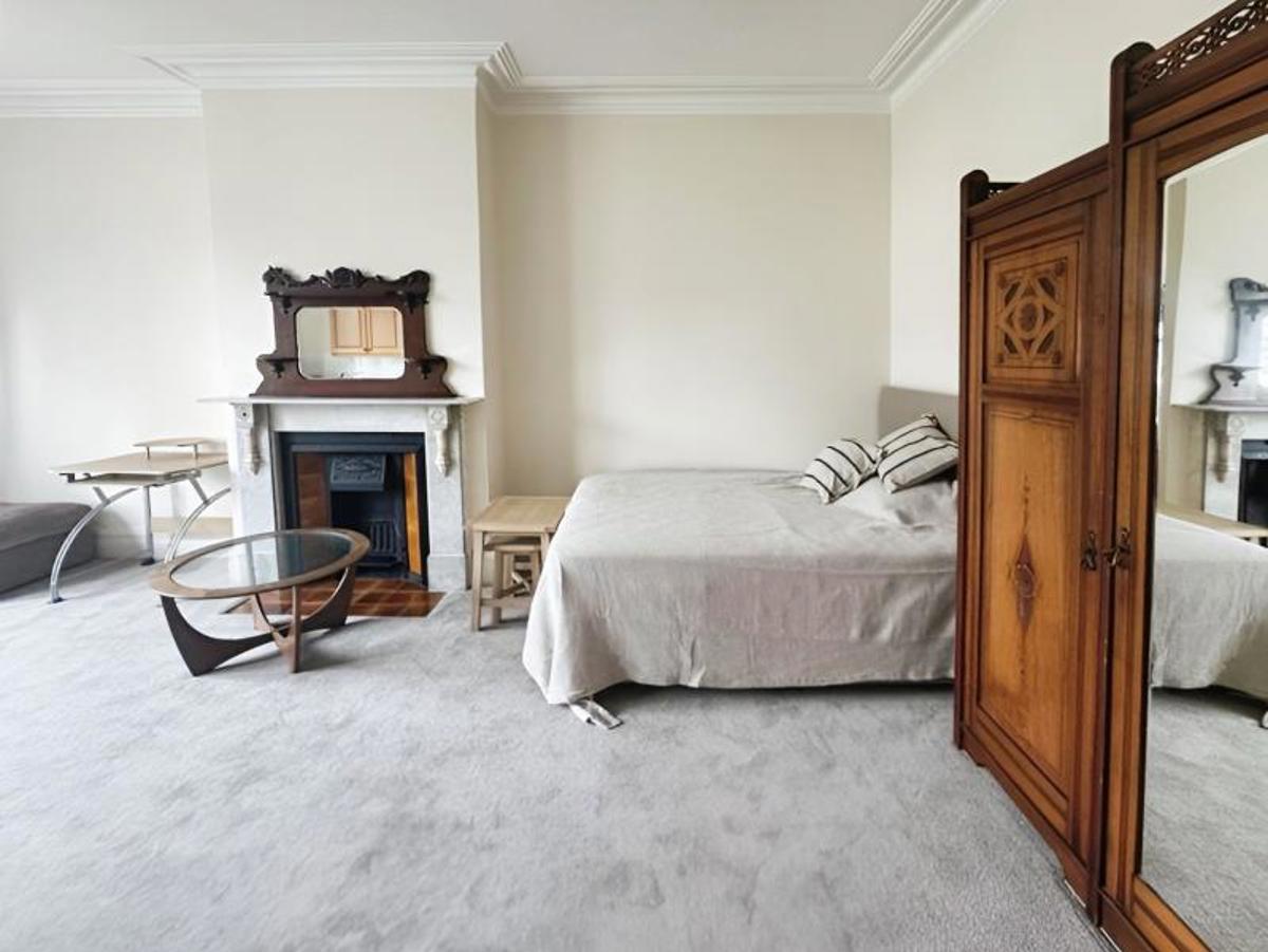 Room Blenheim Road in Bristol