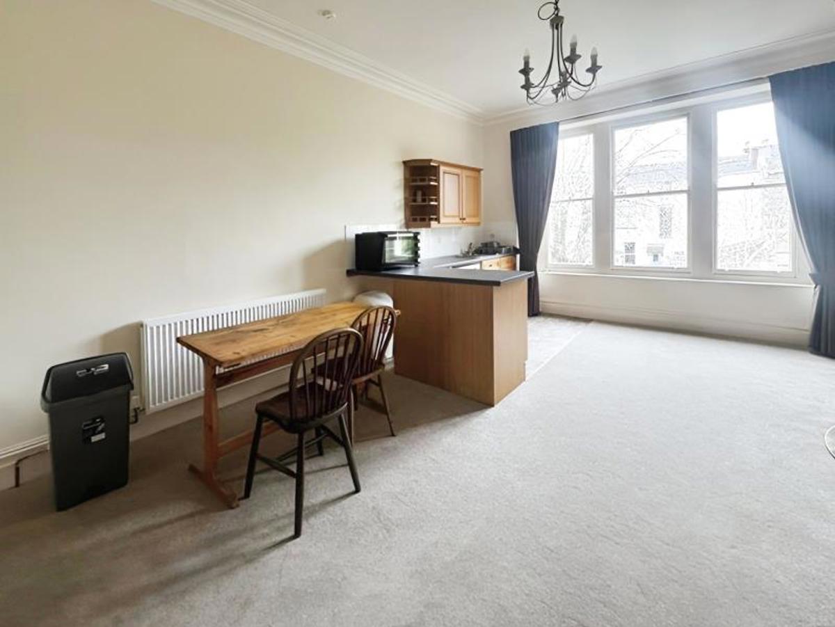 Room Blenheim Road in Bristol