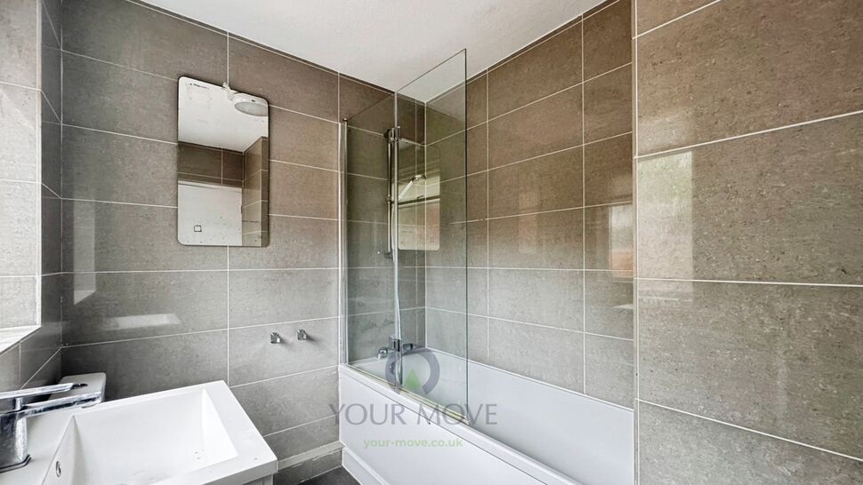Flat Three Corners in Greater London