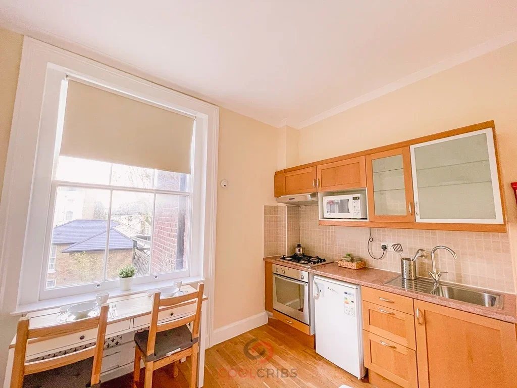 Flat Kensington Gardens Square in City of Westminster