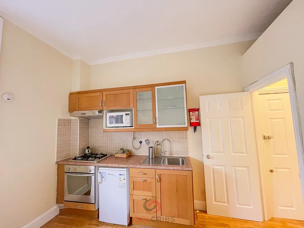 Flat Kensington Gardens Square in City of Westminster