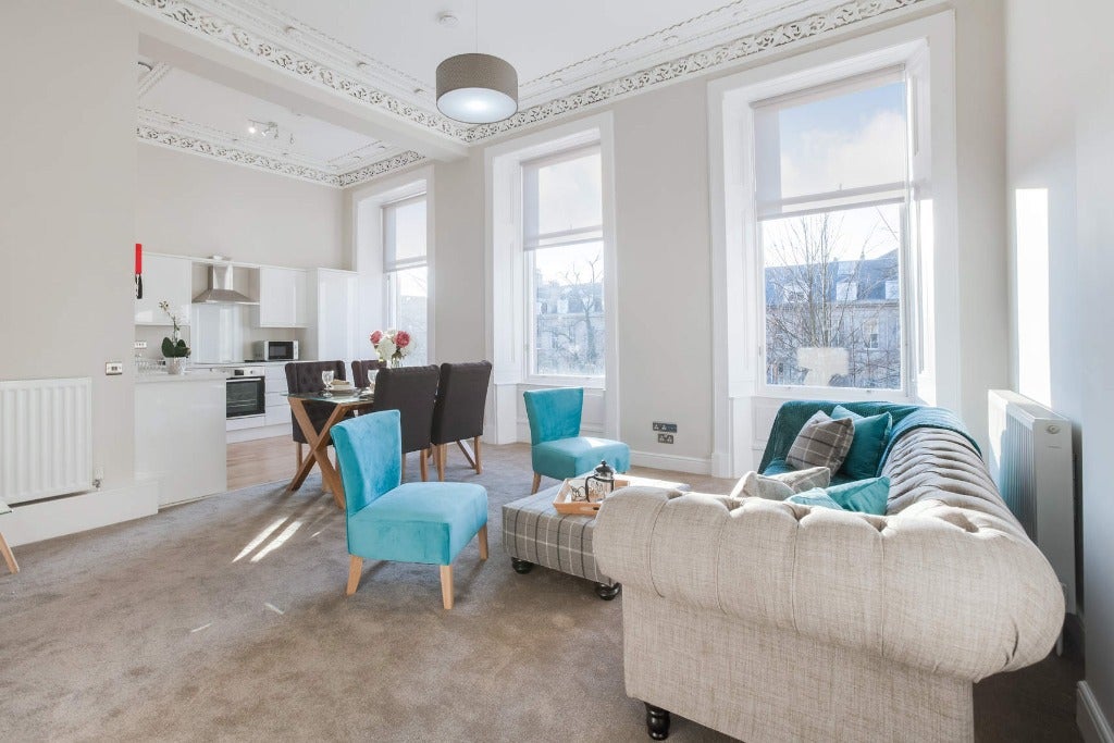Flat Ruskin Lane in Glasgow