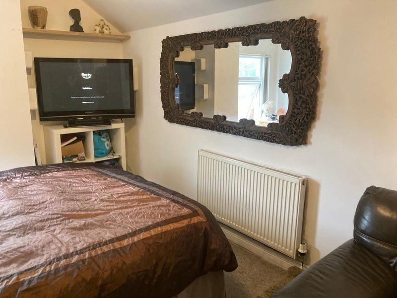 Room Emerald Street in Cardiff