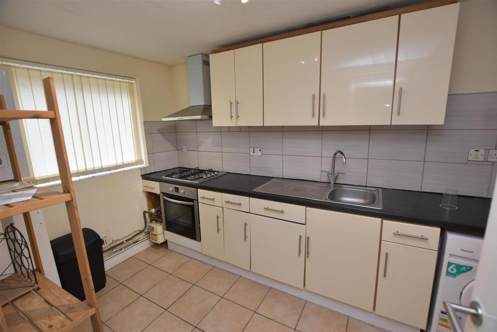 Room Seymour Close in Birmingham