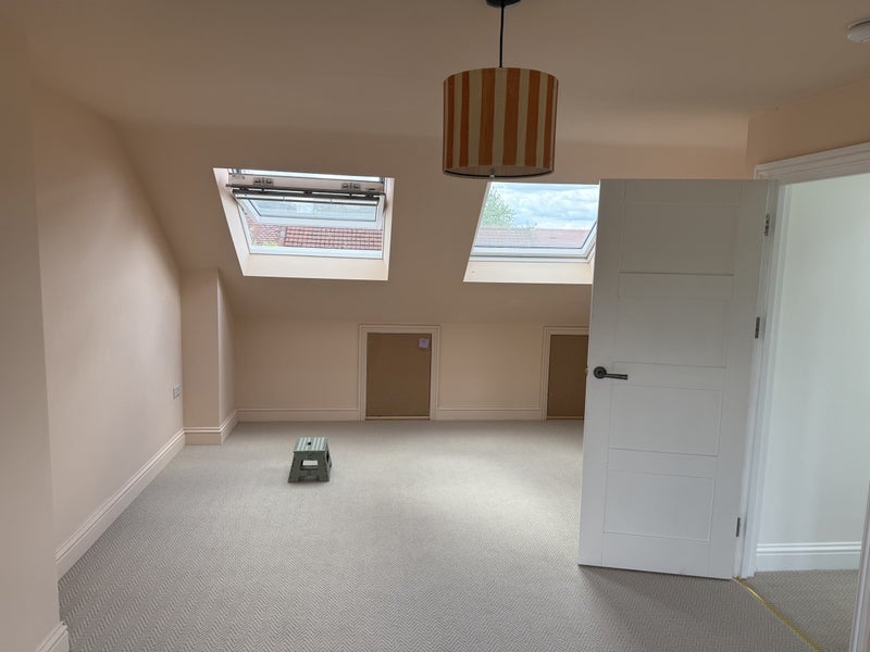 Room Queensville Road in Greater London