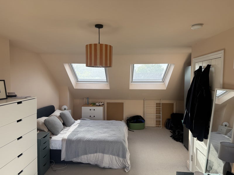 Room Queensville Road in Greater London