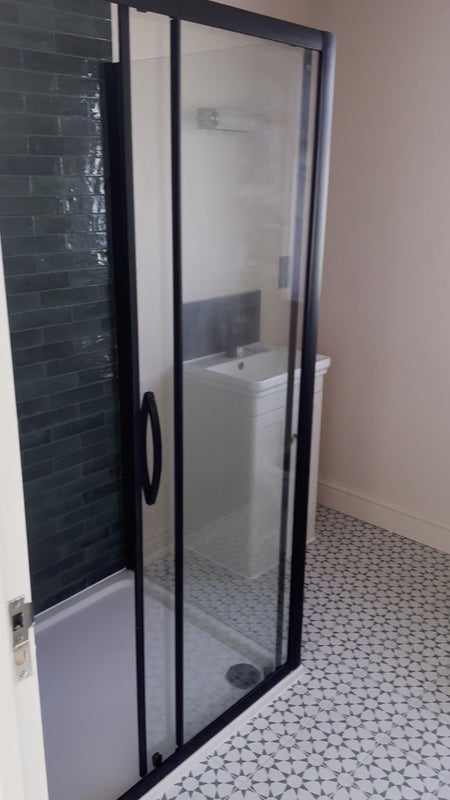 Room Queensville Road in Greater London