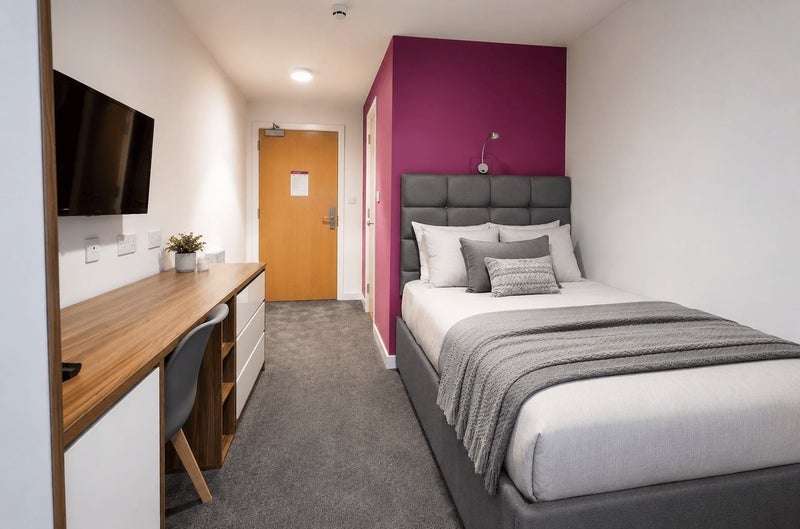 Room Penlinken Drive in Liverpool