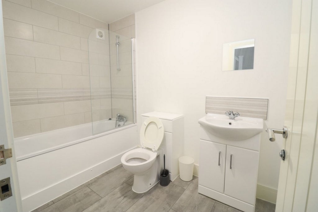 Room Globe Road in Greater London