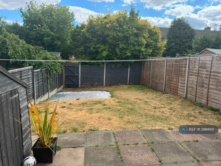 House Oakthorpe Drive in Metropolitan Borough of Solihull