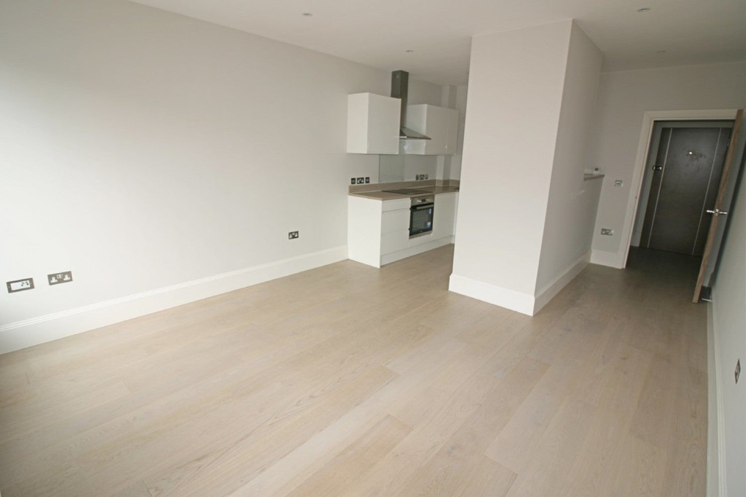 Flat Stafford Road in Caterham