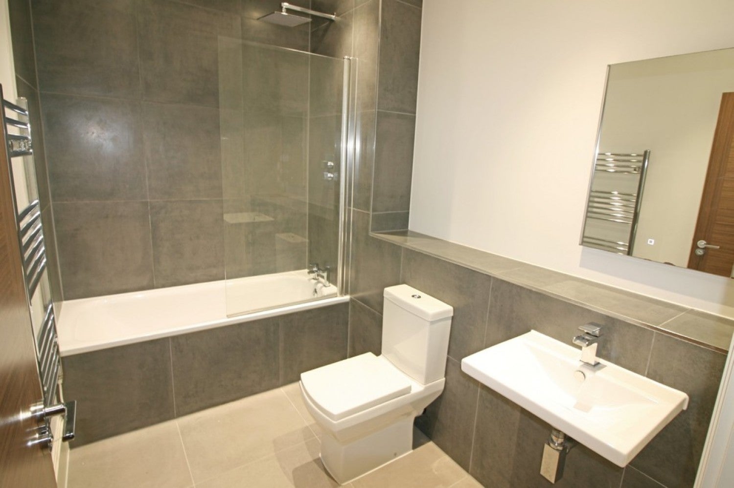 Flat Stafford Road in Caterham