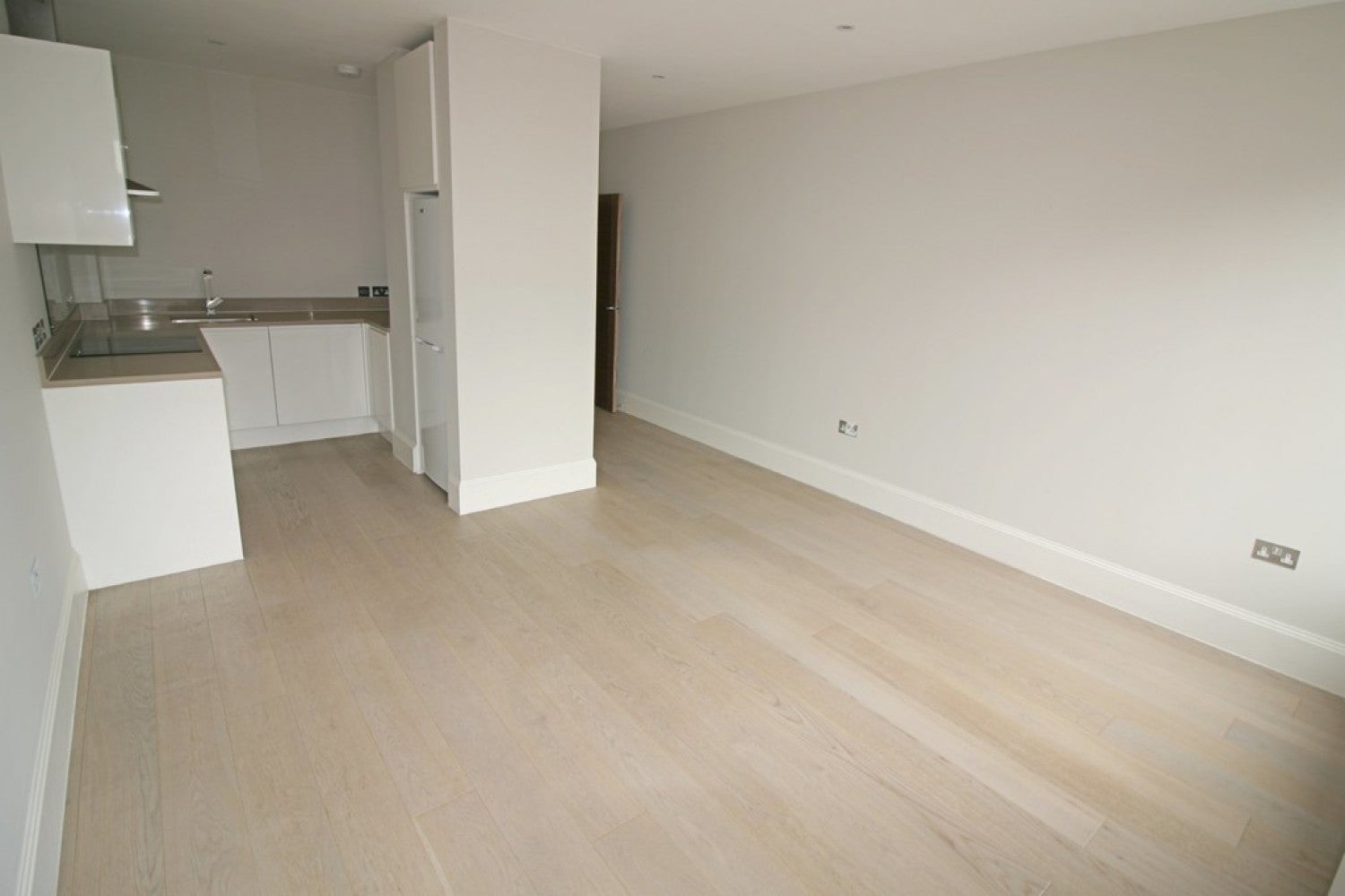 Flat Stafford Road in Caterham