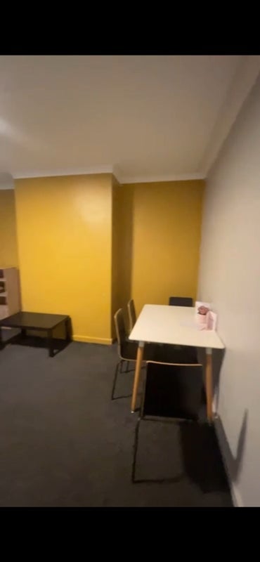 Room Harold Walk in Leeds