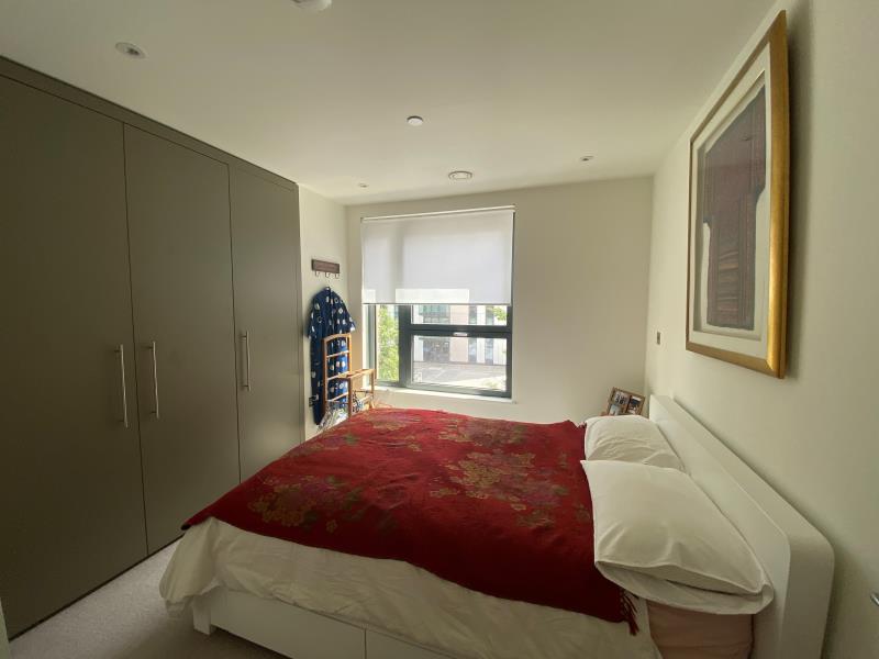 Flat Portal Way in London