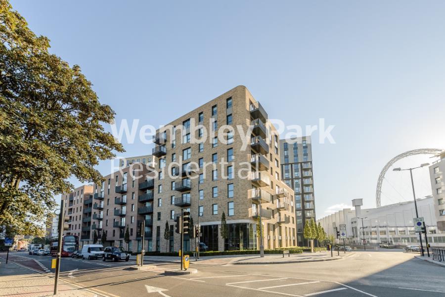 Flat Portal Way in London