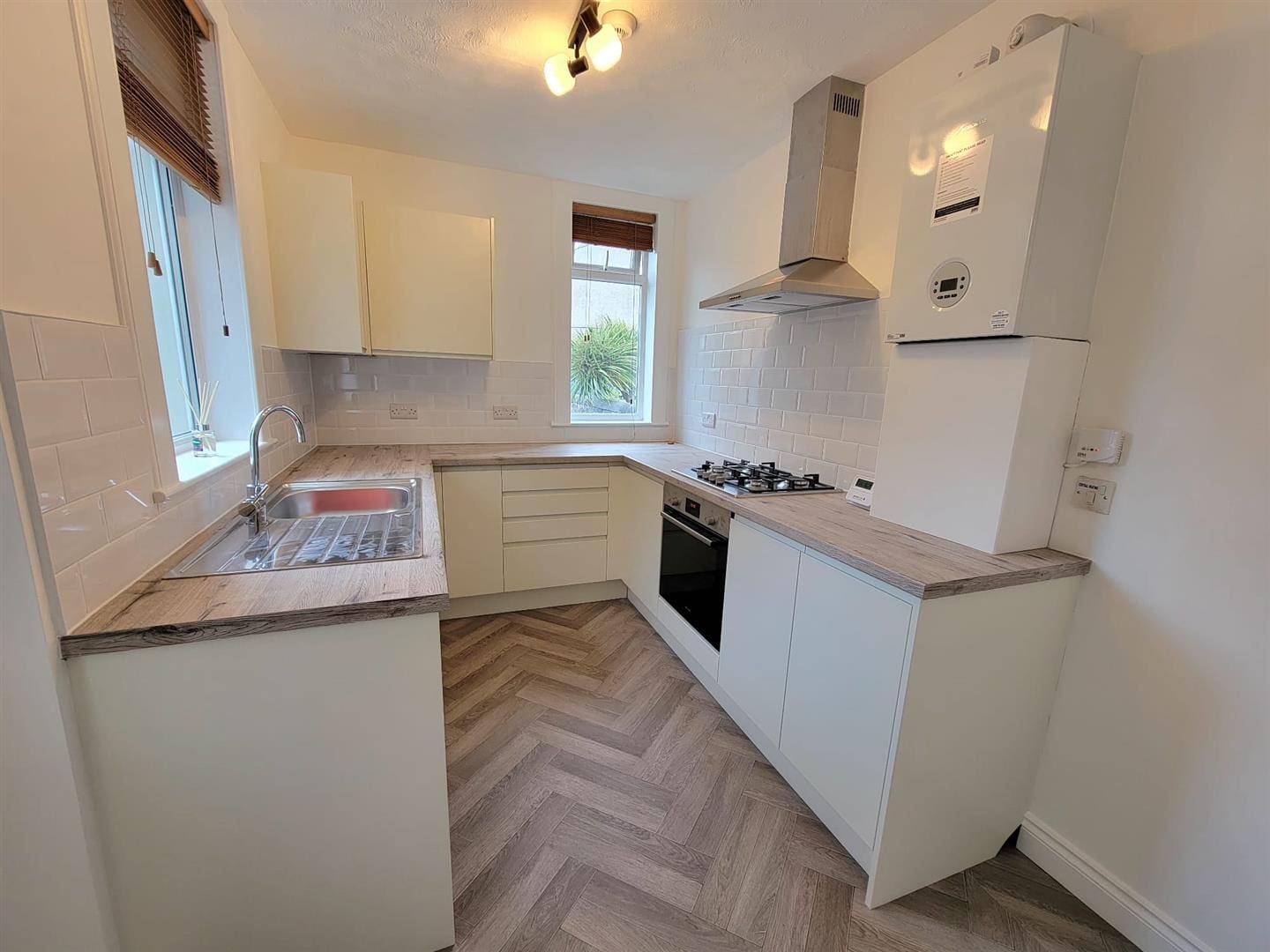 Flat Whyte Rose Terrace in Methil