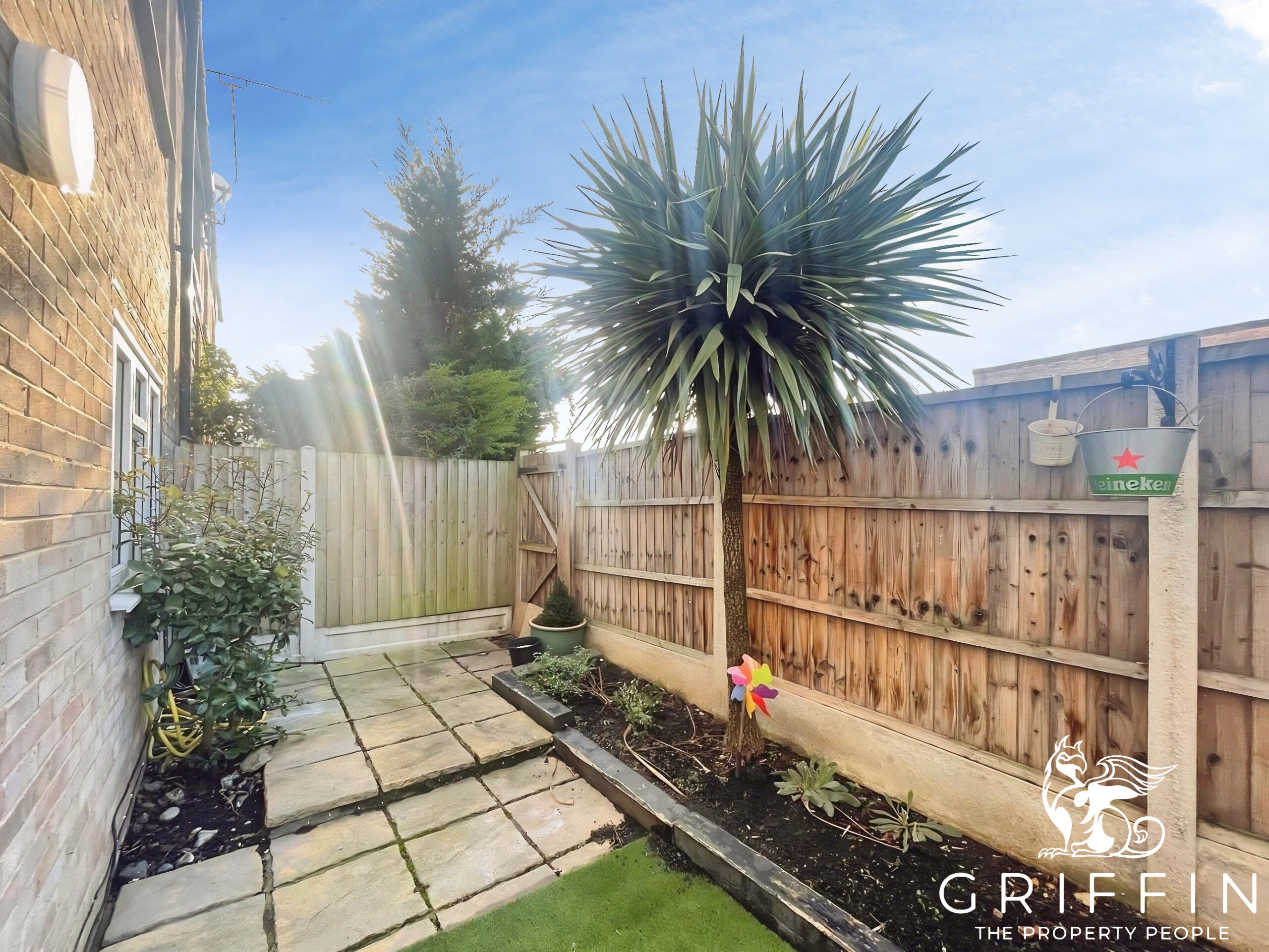 House Pendine Close in Stanford-le-Hope