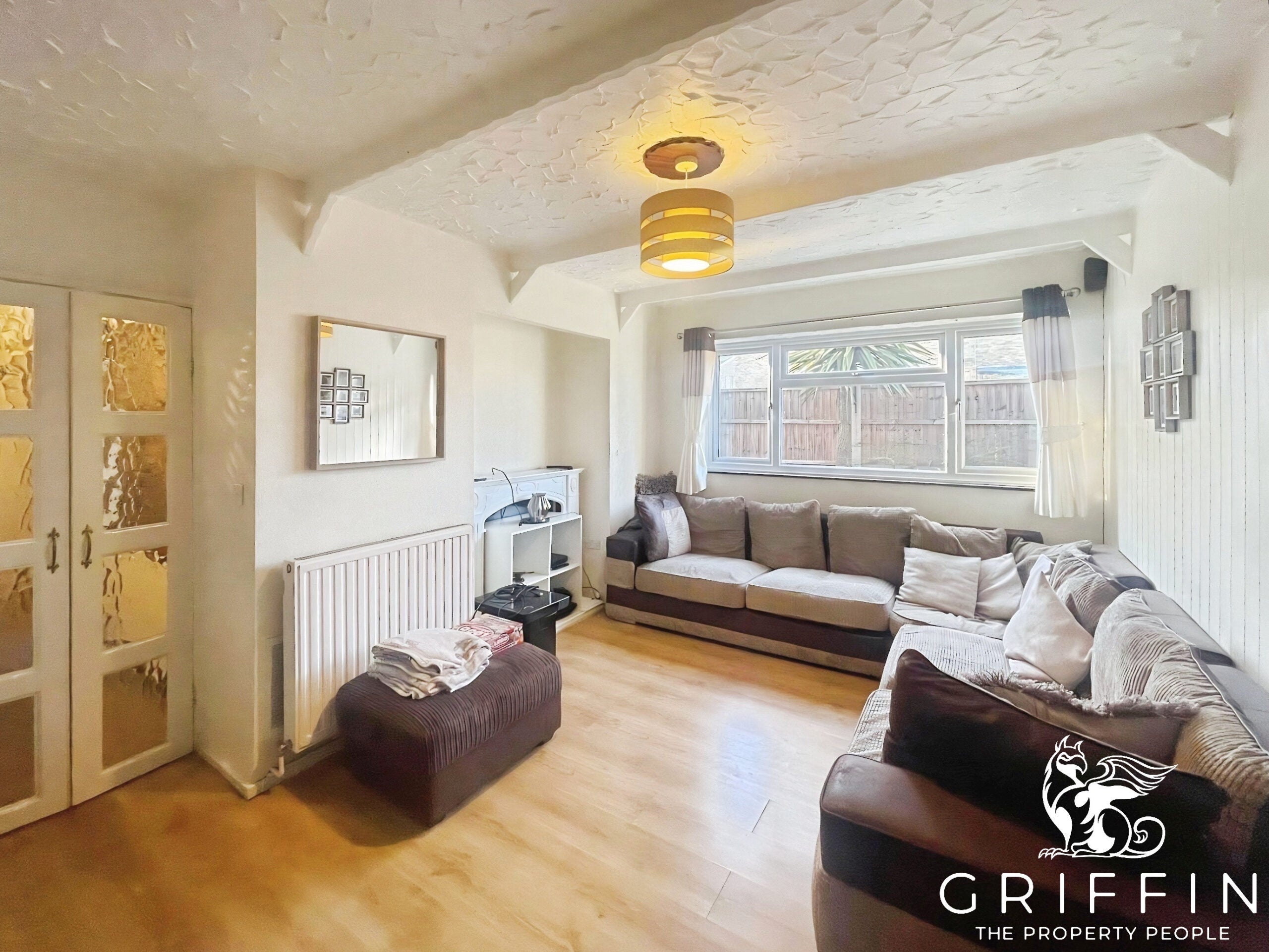 House Pendine Close in Stanford-le-Hope