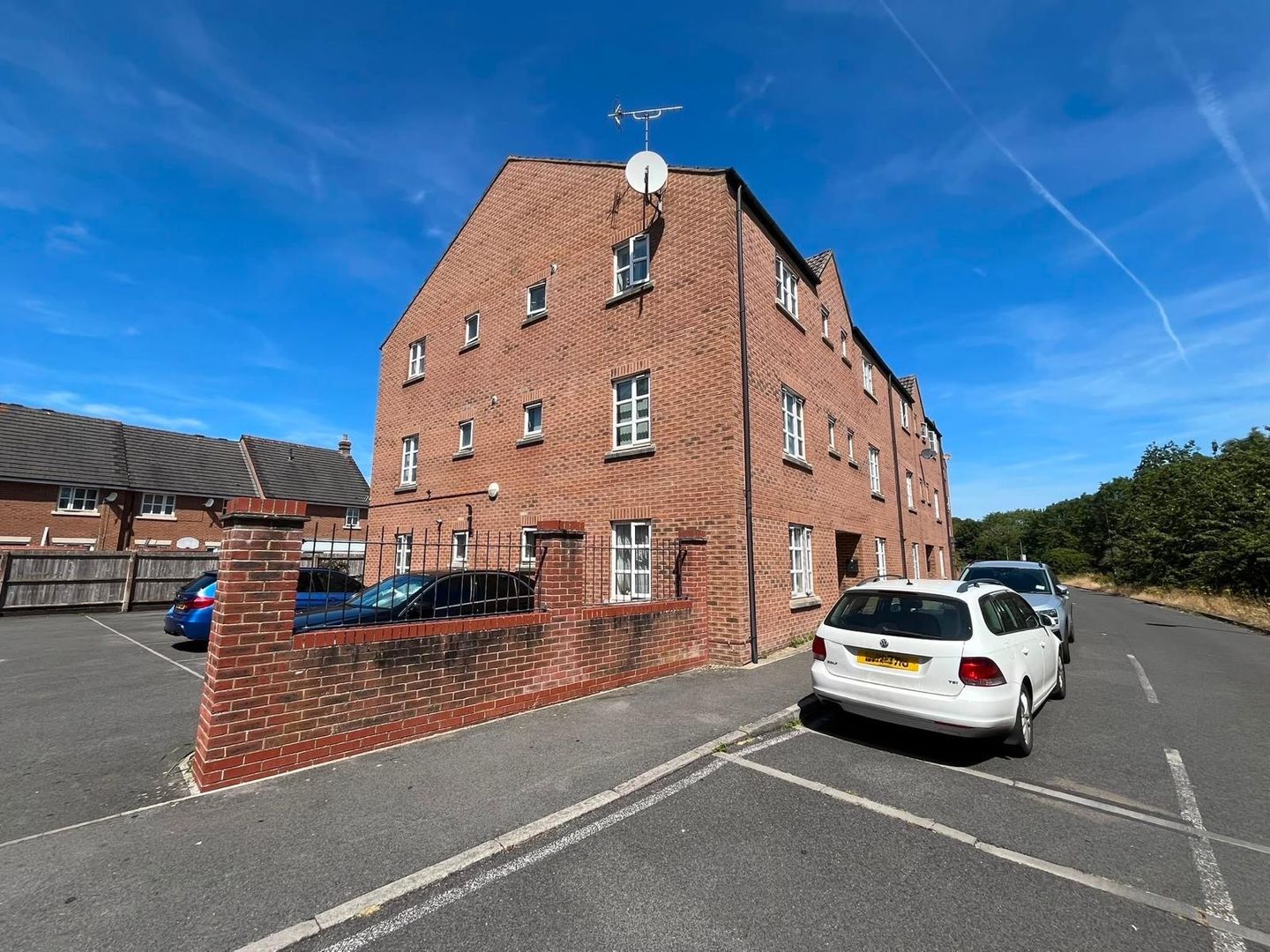 Flat Massingham Park in Taunton
