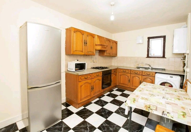 Room Rosebery Avenue in Greater London