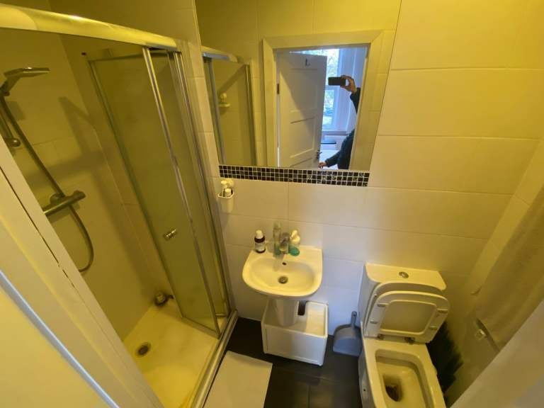 Room Winchelsea Road in Greater London