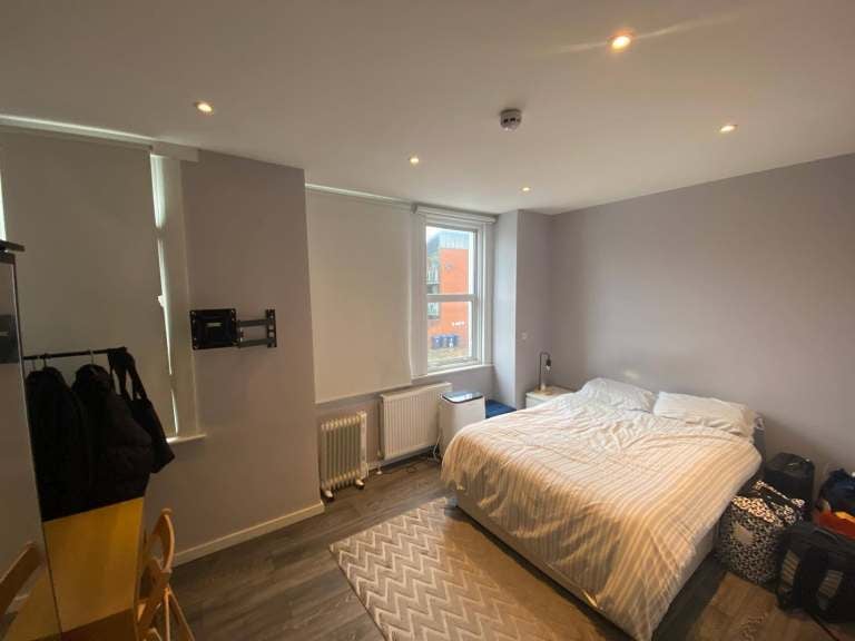 Room Winchelsea Road in Greater London