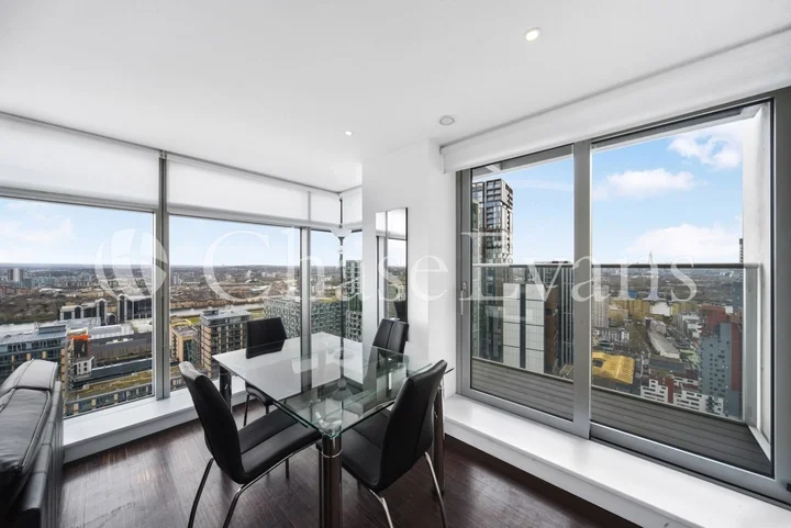 Flat Millharbour in Greater London