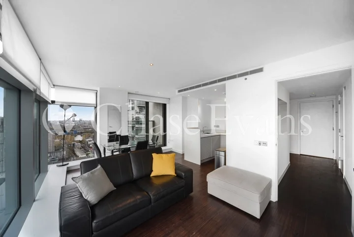 Flat Millharbour in Greater London