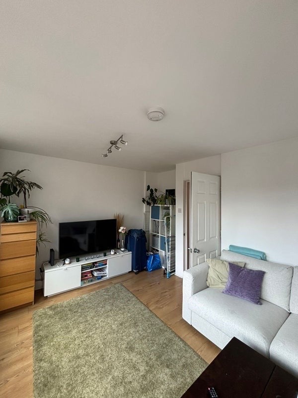 Room Coxson Way in Greater London