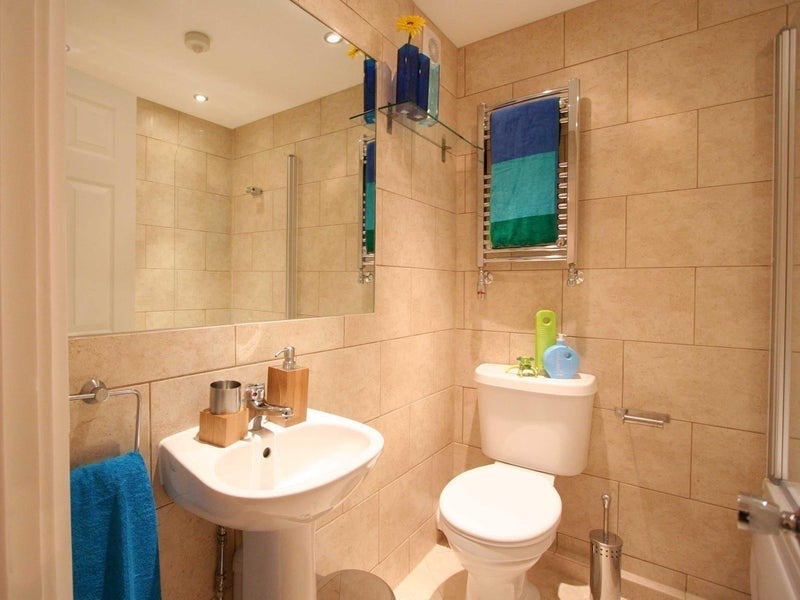 Room Coxson Way in Greater London