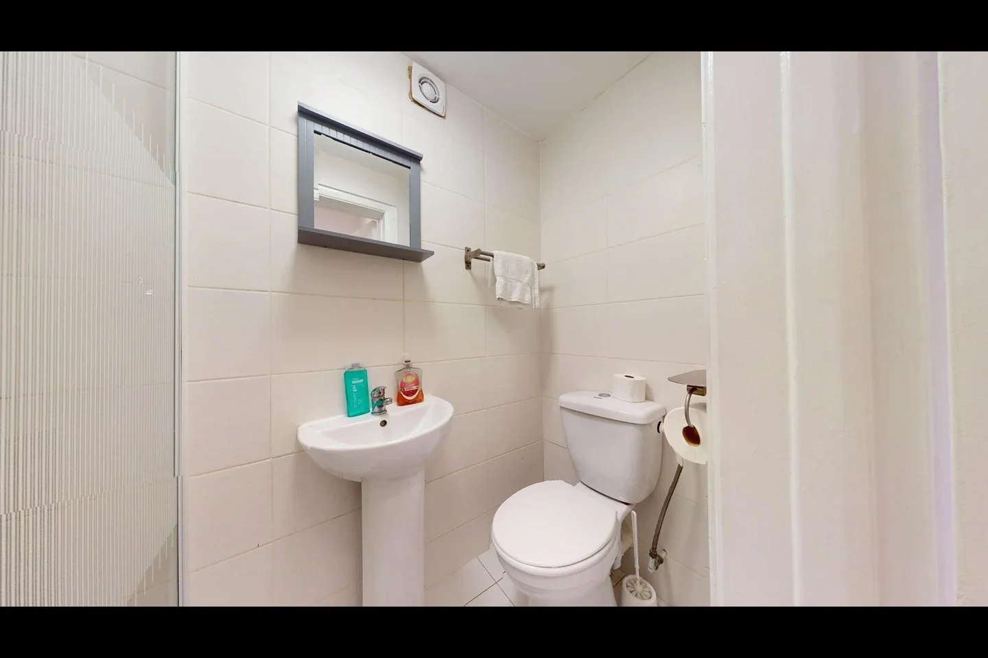 Flat Knaresborough Place in Greater London