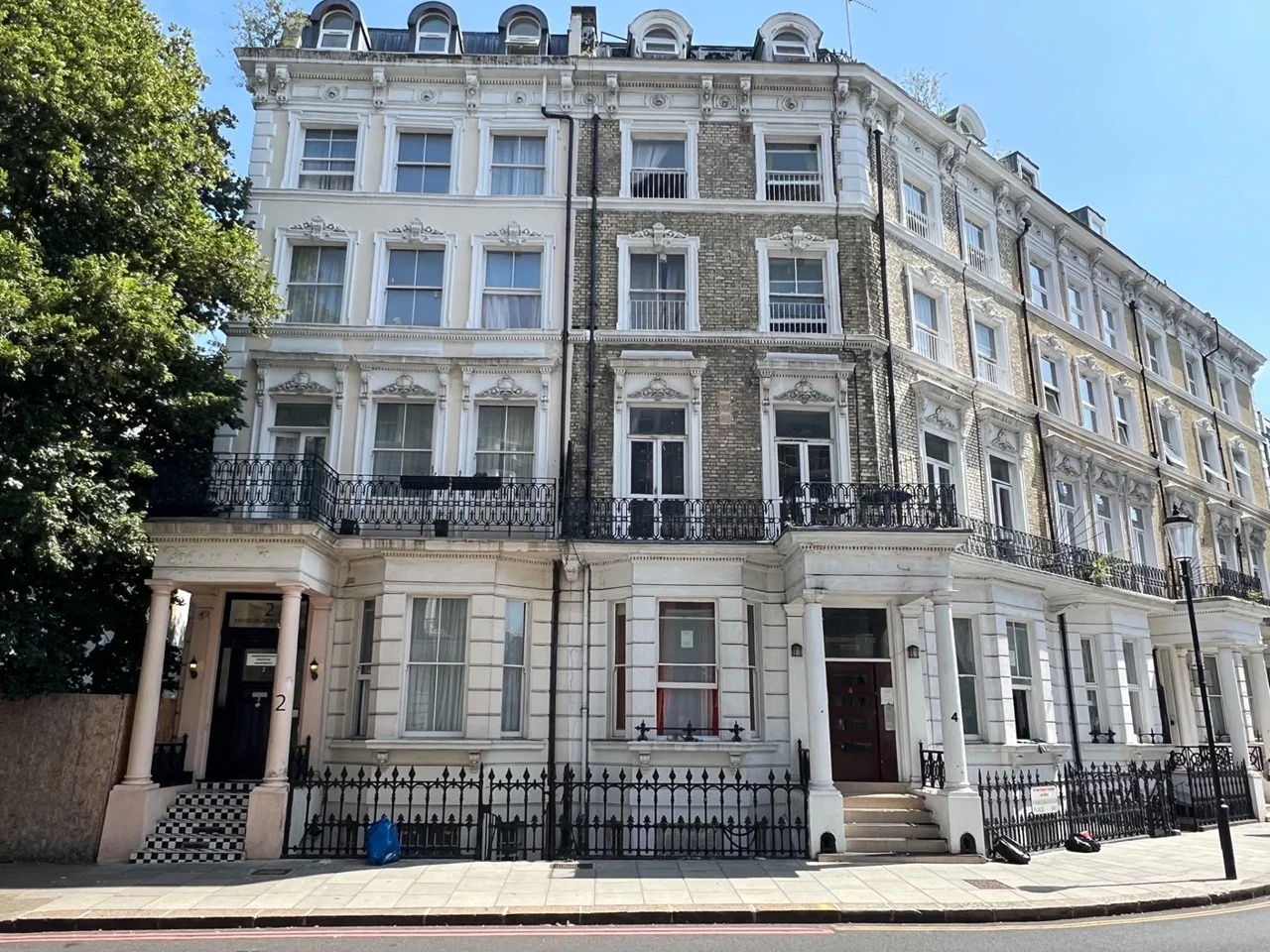 Flat Knaresborough Place in Greater London