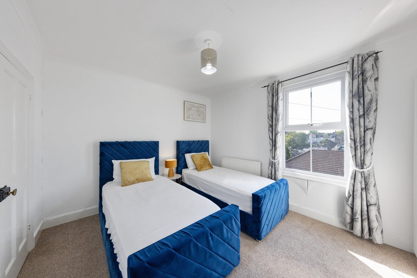 Room Beaconsfield Road in Chatham
