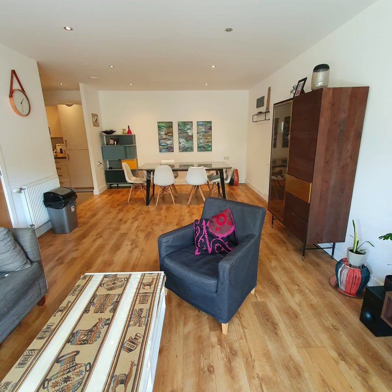 Room Pamela Street in Greater London