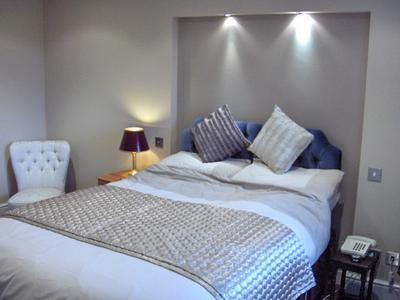 Room Acorn Way in Leeds