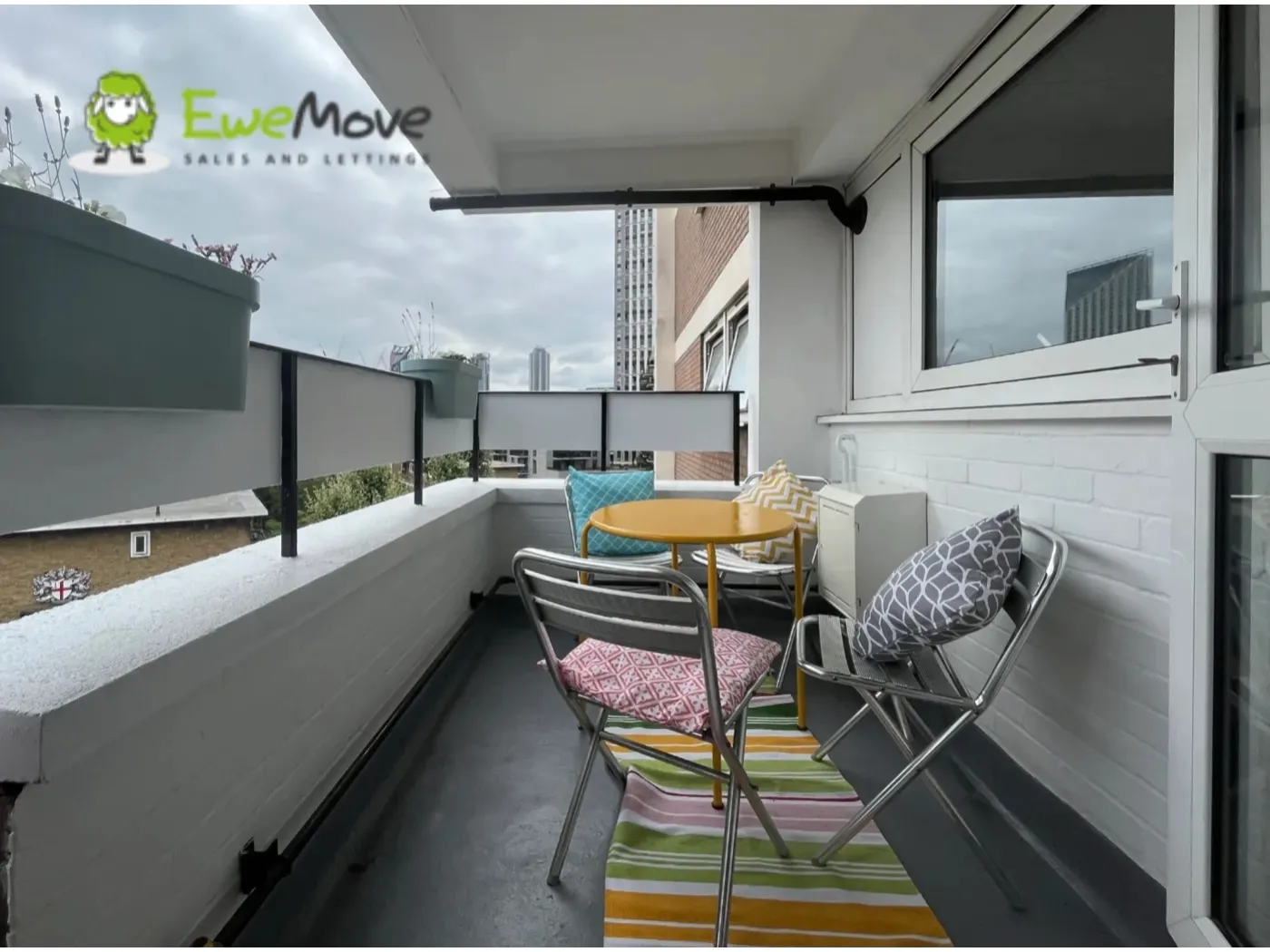 Flat Blackfriars Road in Greater London
