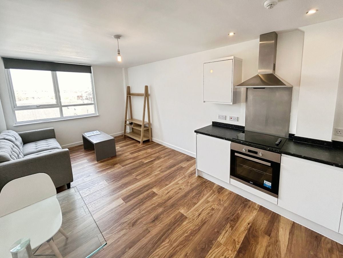 Flat Skerton Road in Manchester
