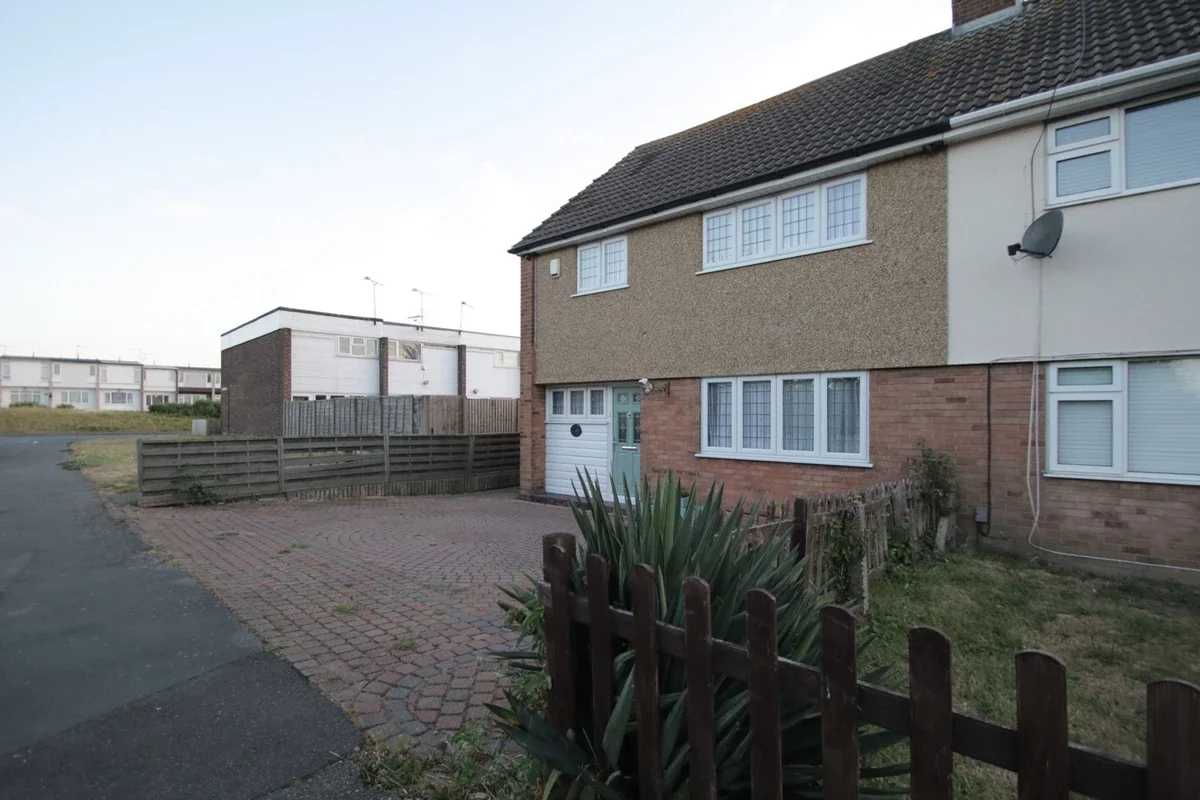 House High Road in Grays